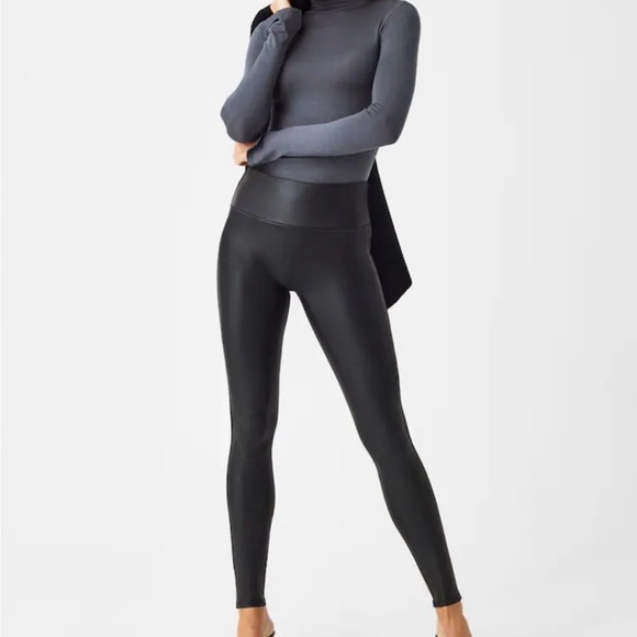 Spanx Black Leggings w/free Hooded Top - Picture 2 of 12
